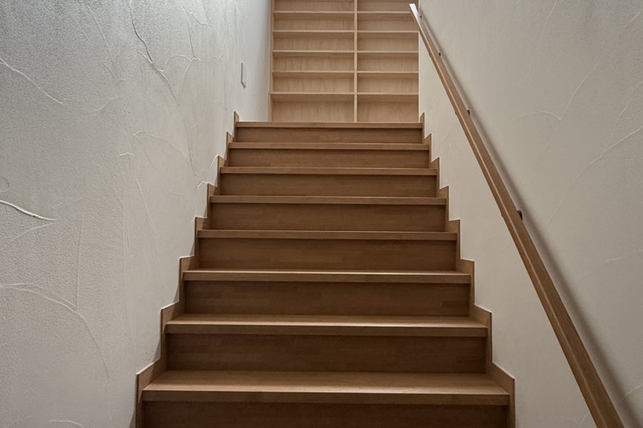 階段の幅を広くしてみた。