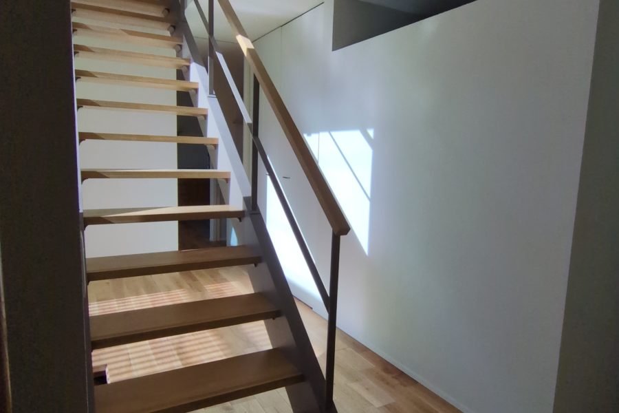 スケルトン階段