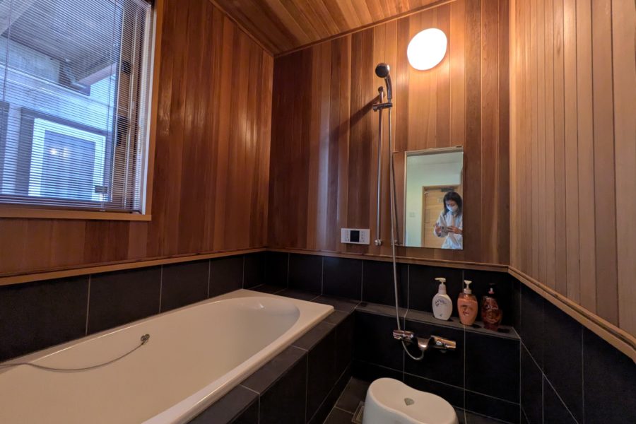 木の香りに癒やされるスタジオ