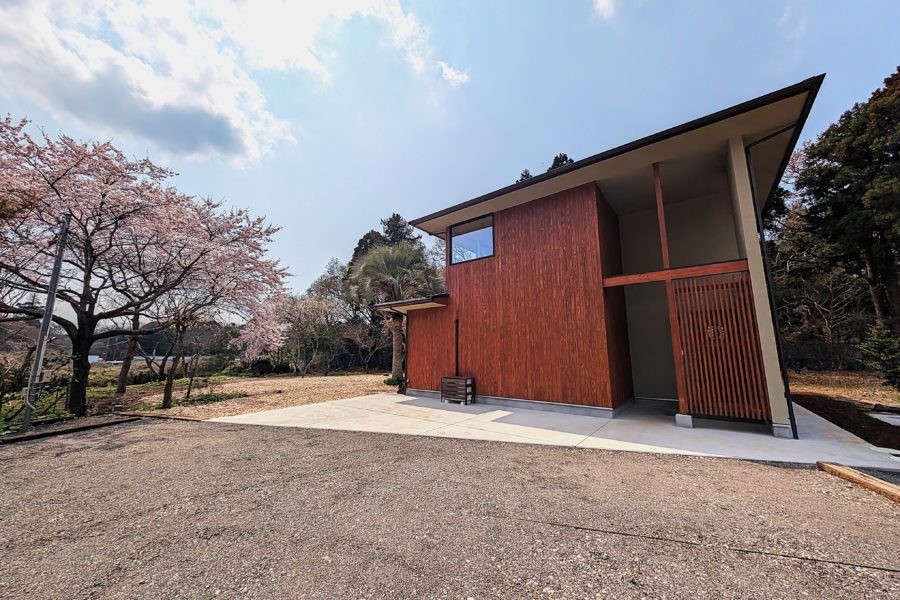 「雑木の森と猫暮らしの家」