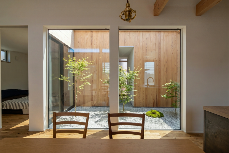 住まいの小噺【中庭】